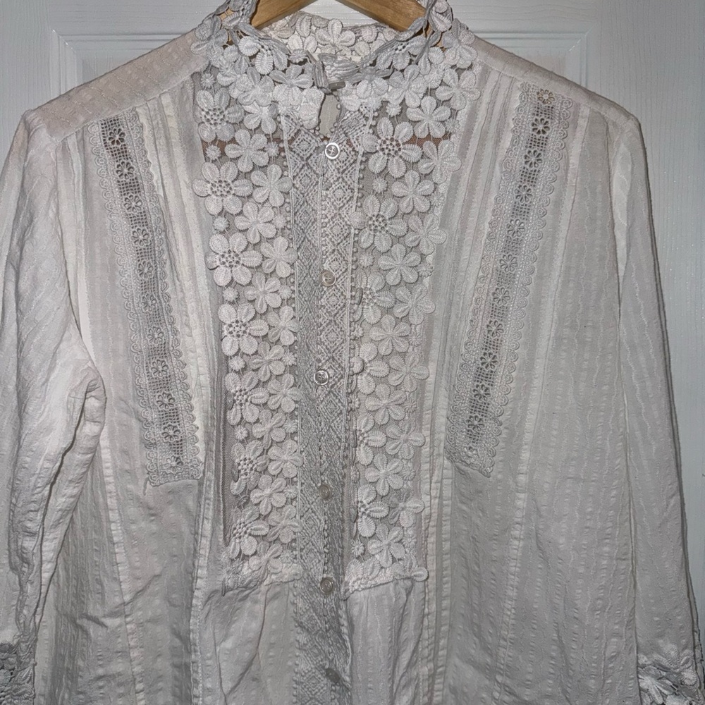 Pol Floral Fairy Lace Mock Neck Button Blouse Womens M White Whimsical Feminine - Picture 4 of 9